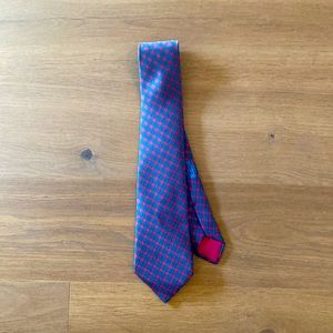 Hermes Silk Tie in very good condition.